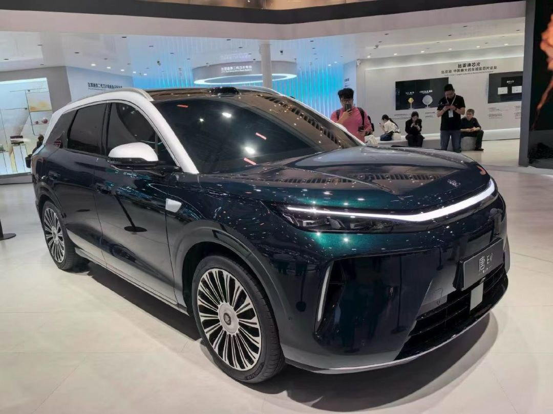 工信部出手叫停“速成车”:我把新规时间线、半年630款新车、近600万辆召回和成都车展的现场表态对了一遍,三类准备买车的人答案不一样