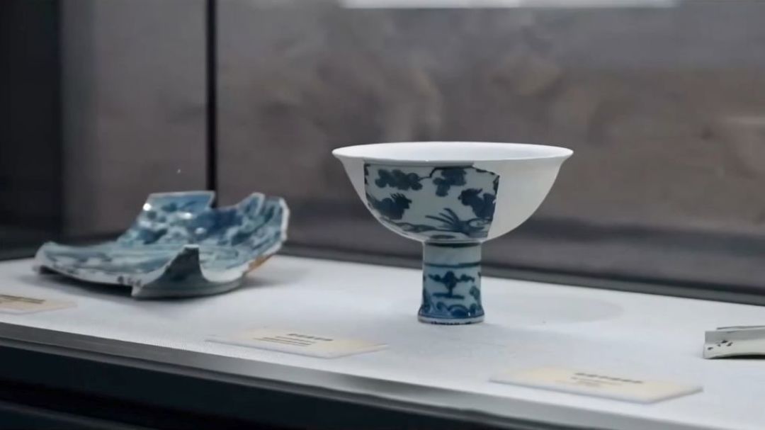 给景德镇挣来世界遗产的,不是瓷器:珠山是碎瓷堆出来的山,瓷业垃圾层最厚14米,申遗后首展只到8月31日