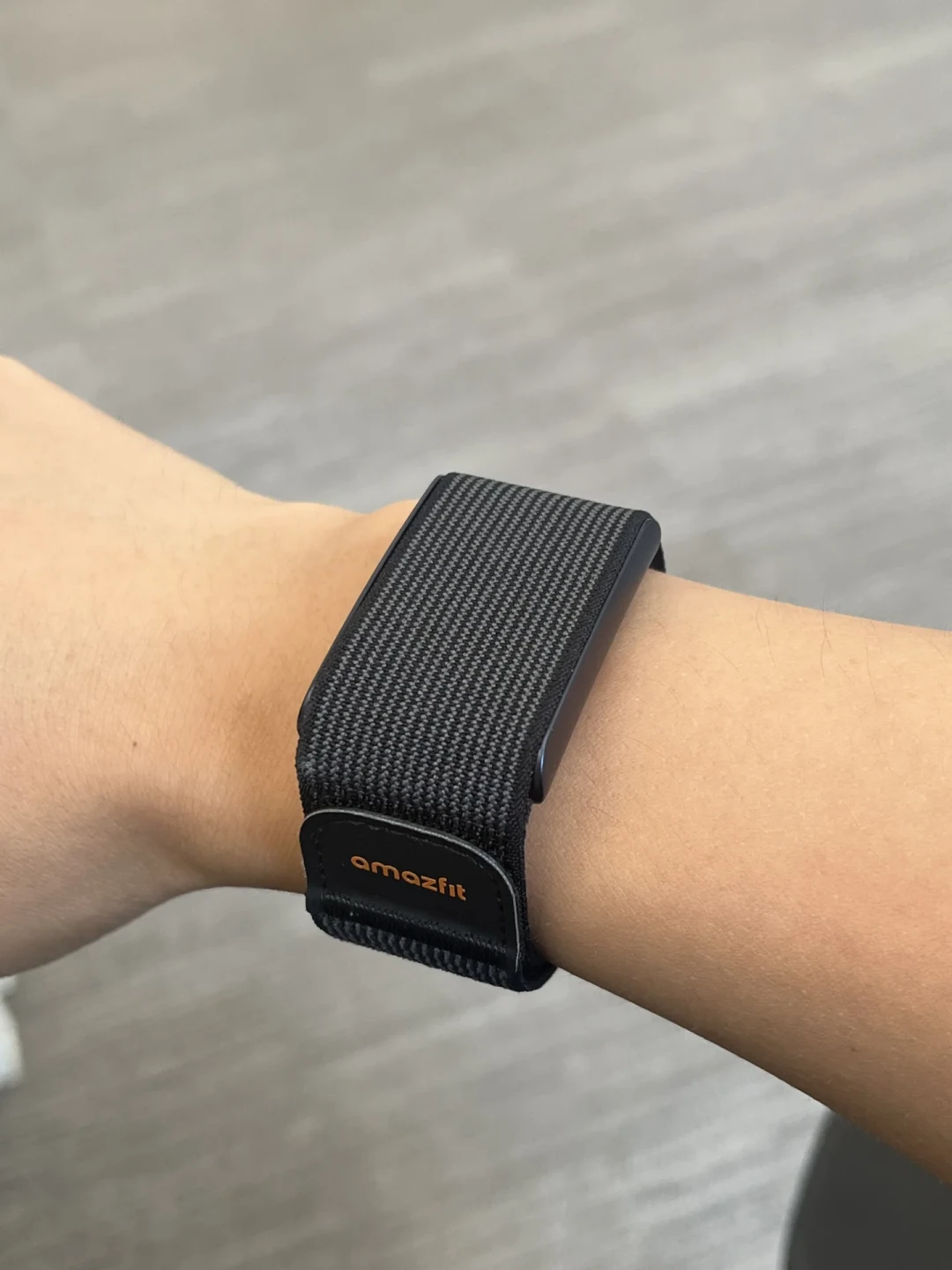 五款无屏手环横评说Helio Strap“性价比高但算法仍需完善”,首发用户不服:两边其实在说两件事