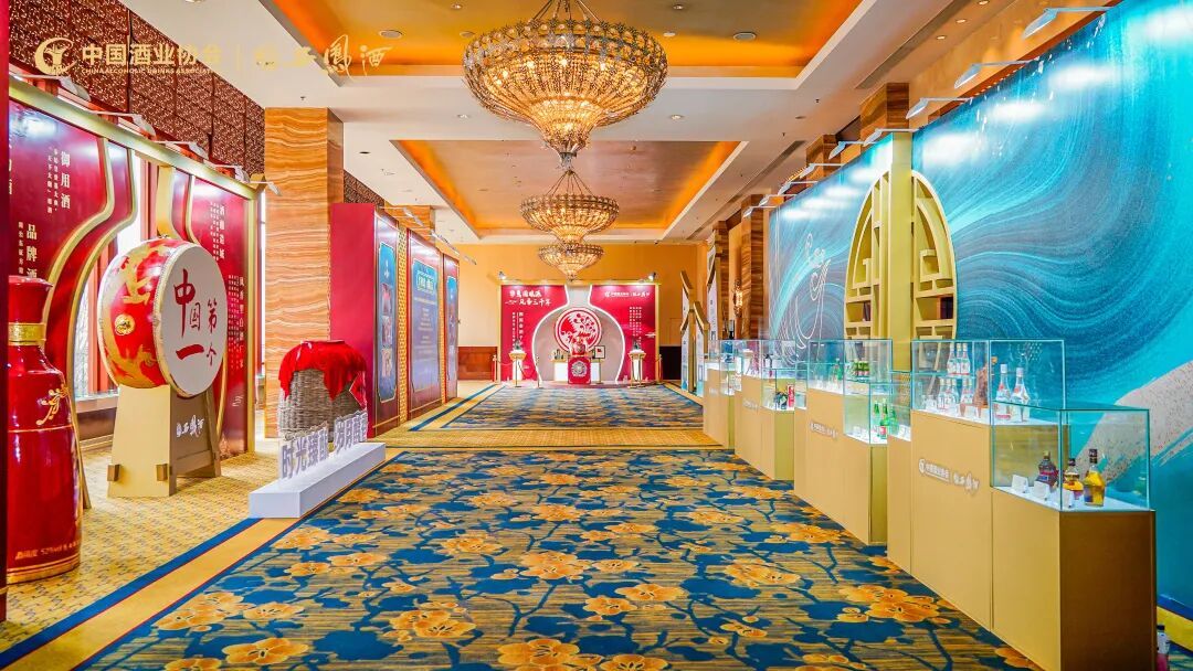 老西凤拍出80万,金奖版估价才3000:手里有老酒,先看懂这三层价格