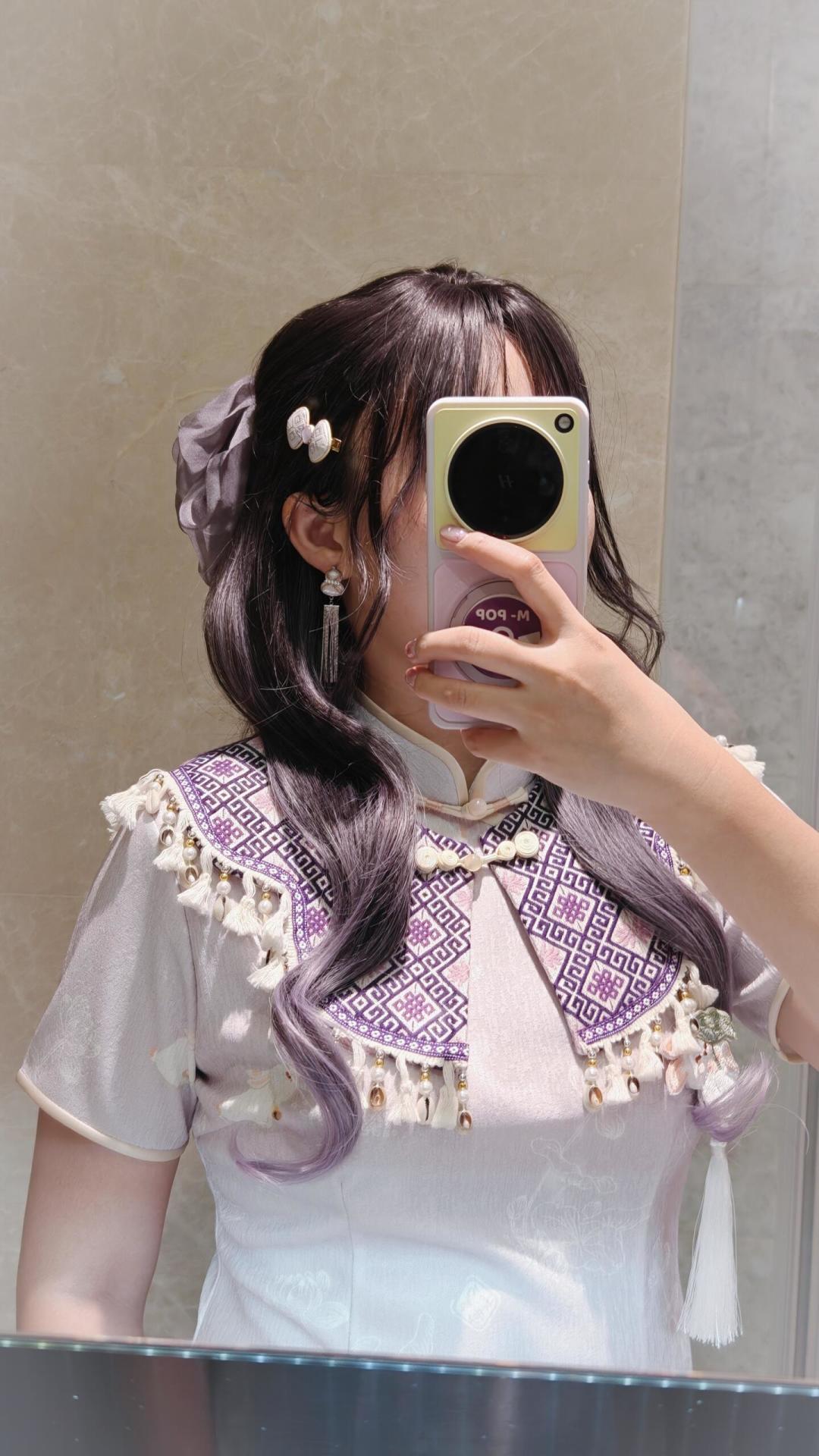 演唱会观众成了流动的非遗展：从10元壮锦发带到万元宋锦，参与dresscode前补好这三堂课