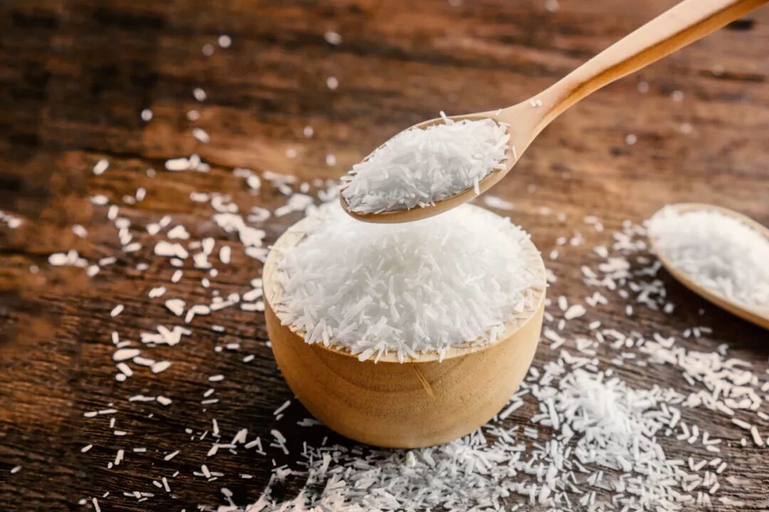 嫌味精有害、却花高价买鸡精?翻完国标和配料表,这笔账算错了几十年