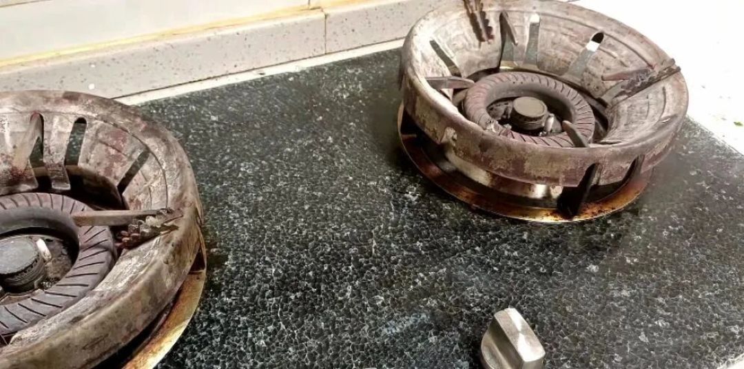 林内的玻璃灶又炸了?翻完全网真实案例:换块玻璃840元,但这3个凭证能救你的保修