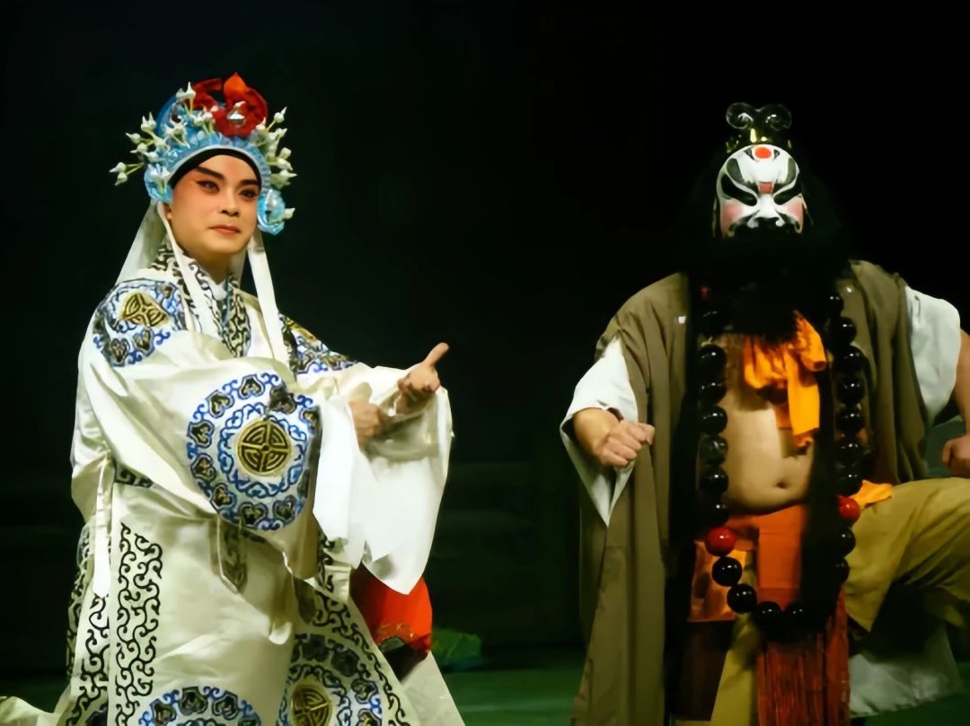 王平、杜喆“接力”演林冲:中国大戏院90年的这出《野猪林》,值不值得专门跑一趟天津?