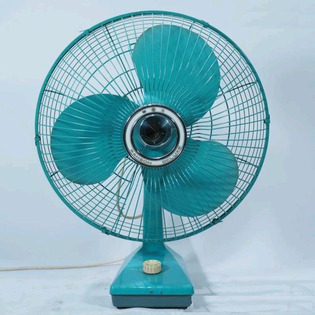 老风扇当废品卖20块之前,先看铭牌:全品原装华生能到1000-3000元,重新喷漆直接跌到一成