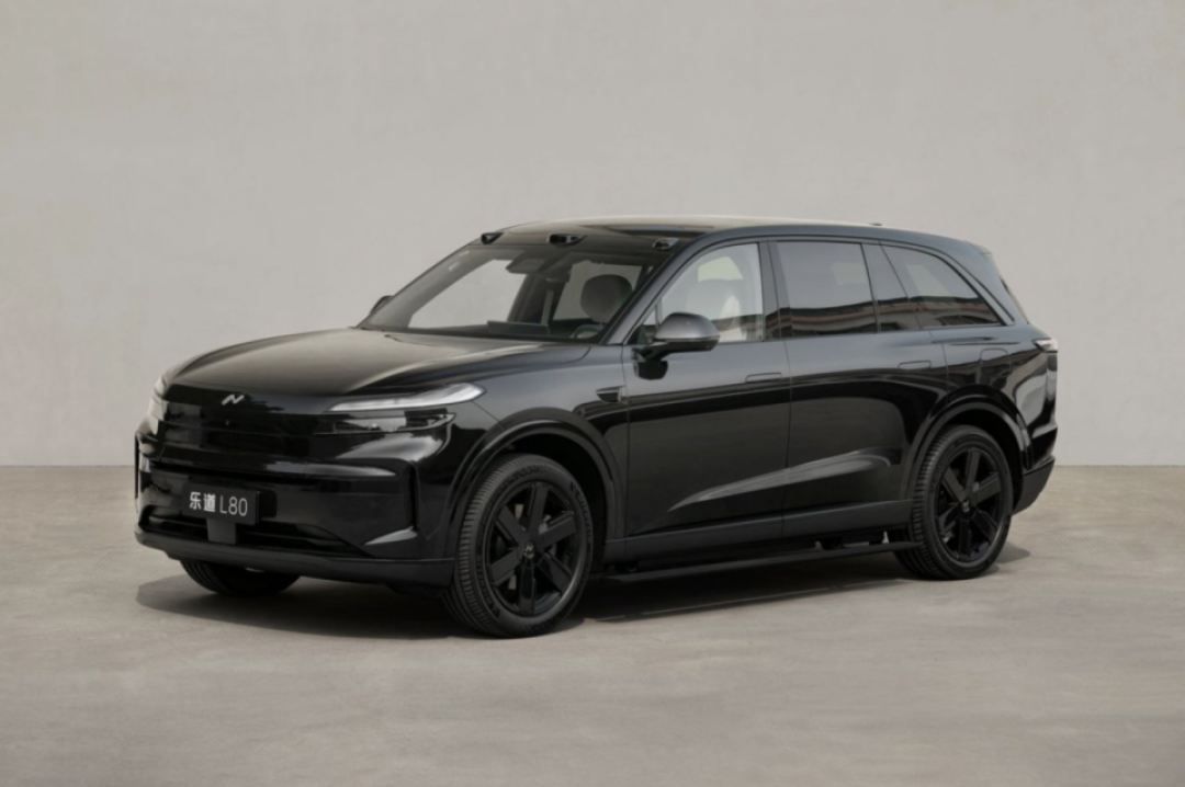 两天上市两台新SUV、10家车企8月开卷:观望党现在买谁、等谁?