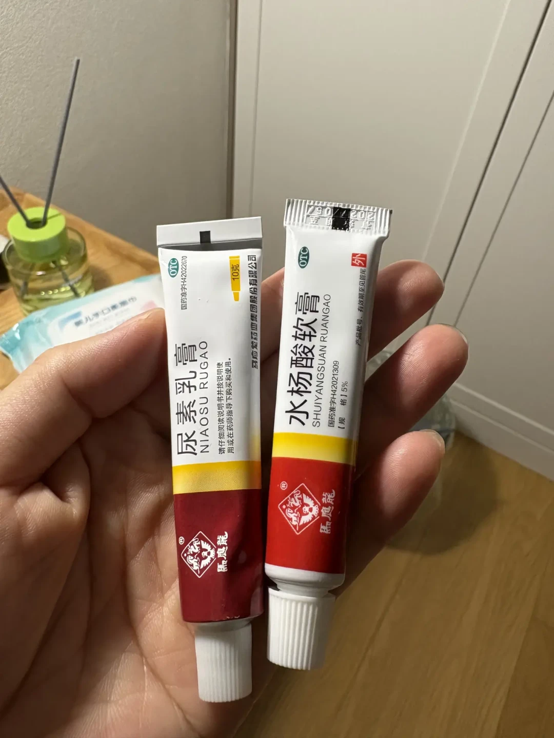 穿了个夏天洞洞鞋，脚后跟变“铁皮”：买足膜之前，先分清是“干”还是“脚气”