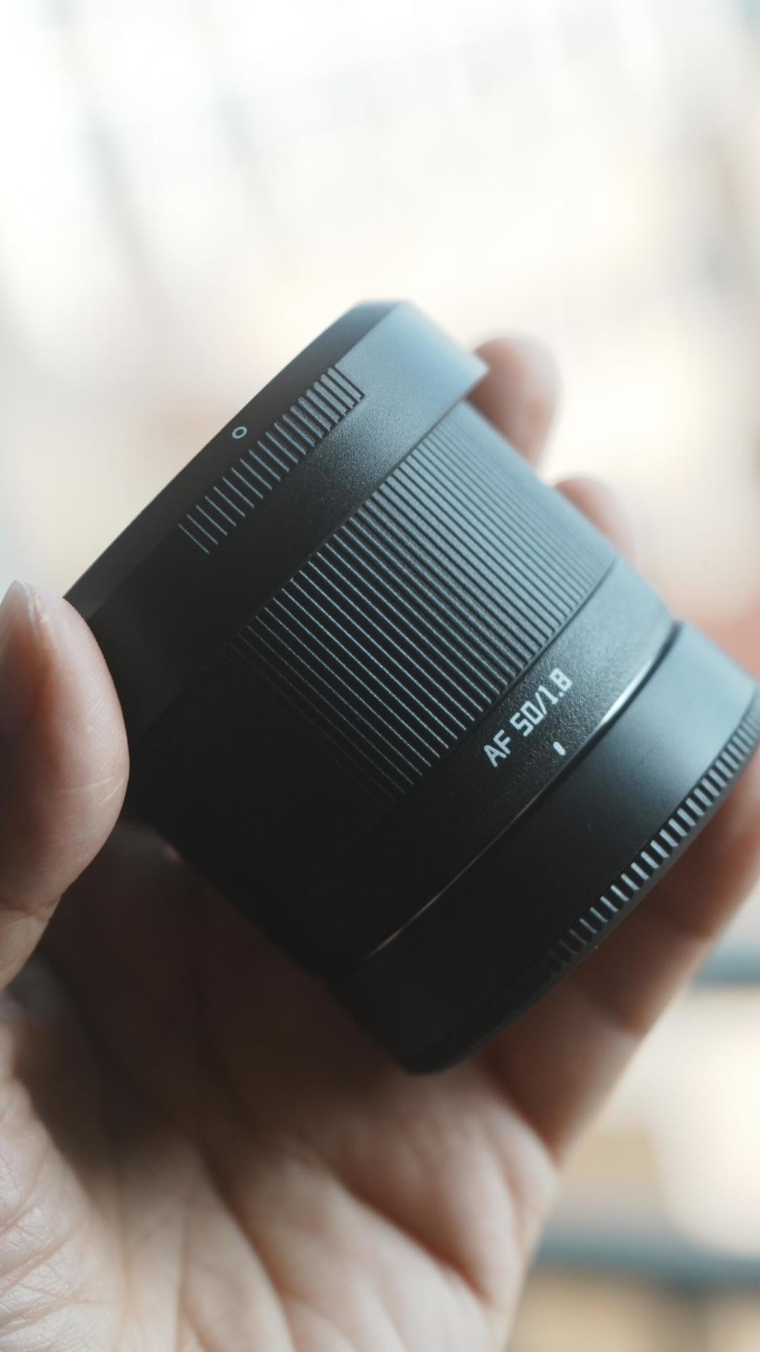 全画幅AF 50mm打到399元,七工匠50/1.8还卖700多:300元差价到底差在哪,翻完三年真实口碑我有答案了