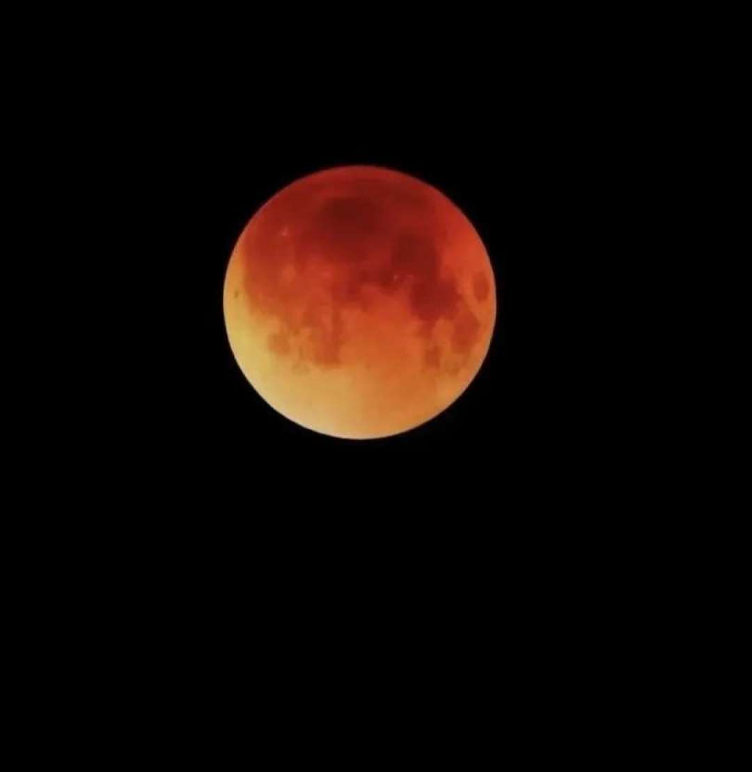8月28日月食刷屏微博,但别为它定闹钟:食甚是北京时间中午,月亮在地平线以下,下次中国可见的月全食在什么时候我也查好了