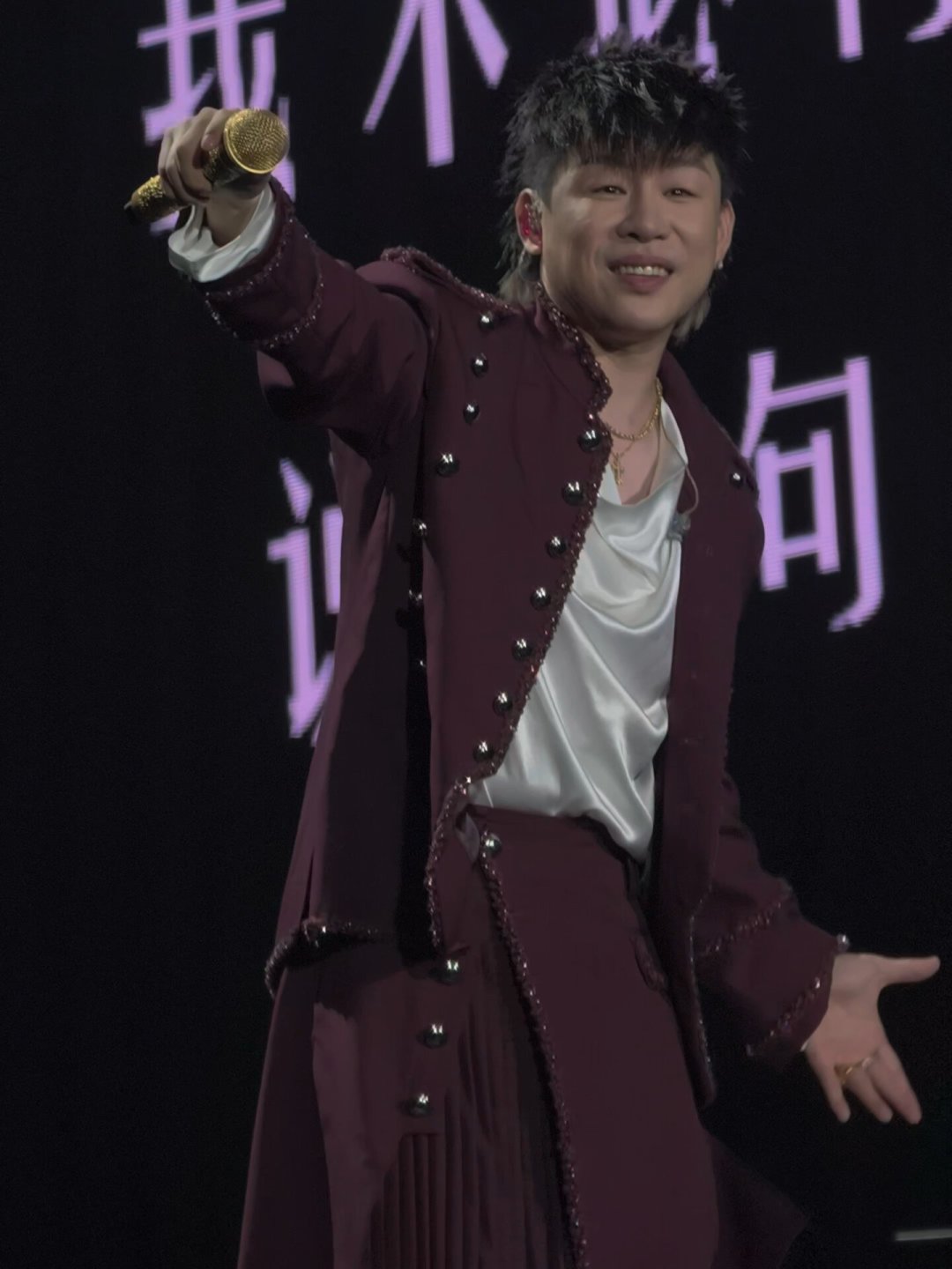 哈尔滨开票两天还有余票,长沙8月31日13:00预售:胡彦斌歌王后的首轮巡演,不用急着抢,也别慌