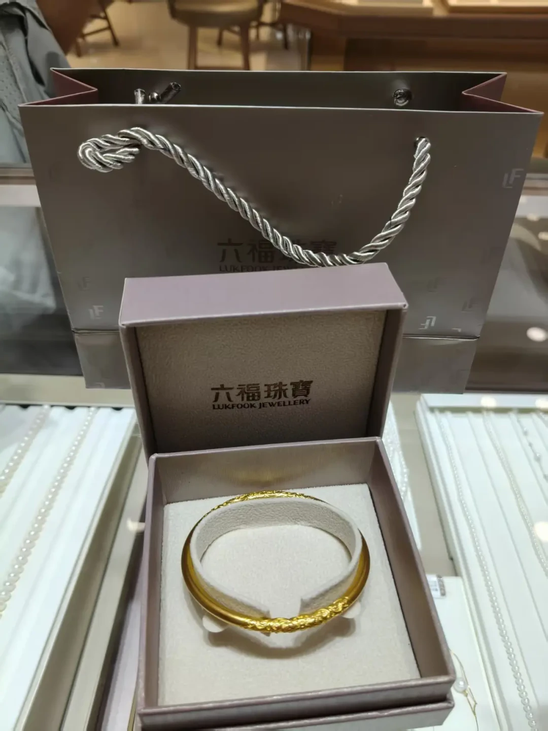 同一条波浪线,南北朝叫忍冬、唐代叫卷草:一次讲清这个