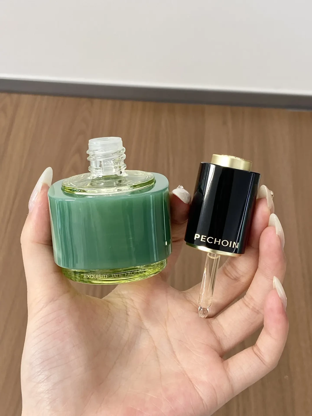 越洗越油、越修护越红？油敏肌换季别急着囤面霜：先分清你是哪种“油”，再决定换什么