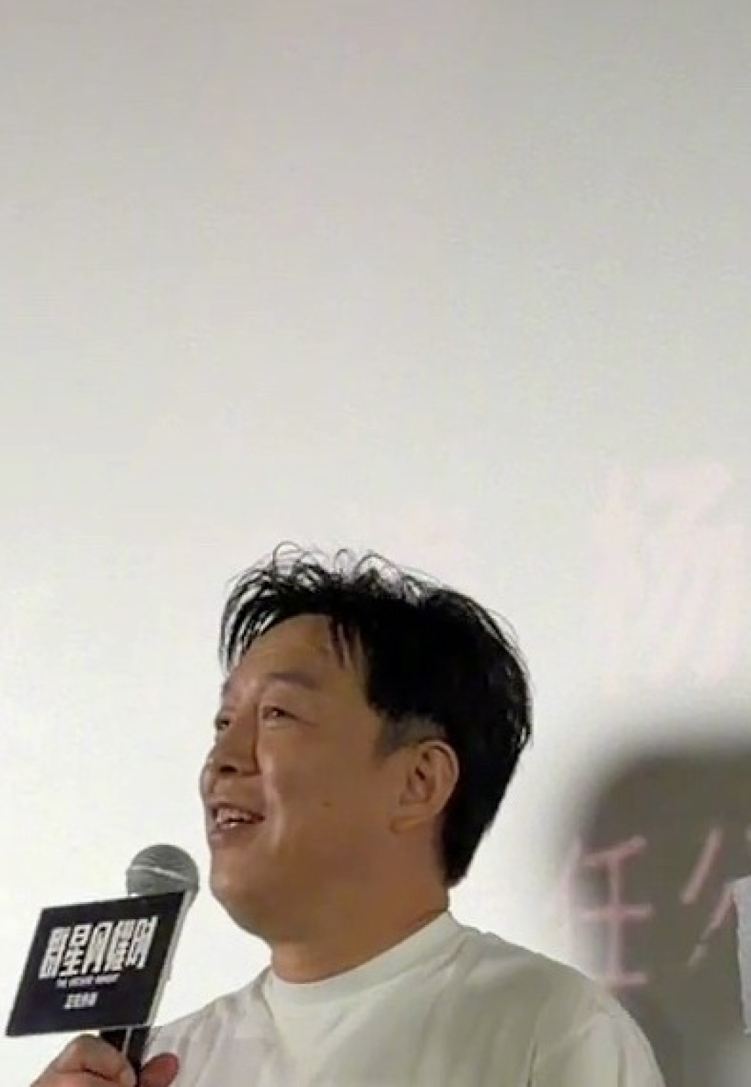 黄渤今天52岁,《极限挑战》的片段又被全网翻出来了:被聊最多的封神集,和怎么补课不亏