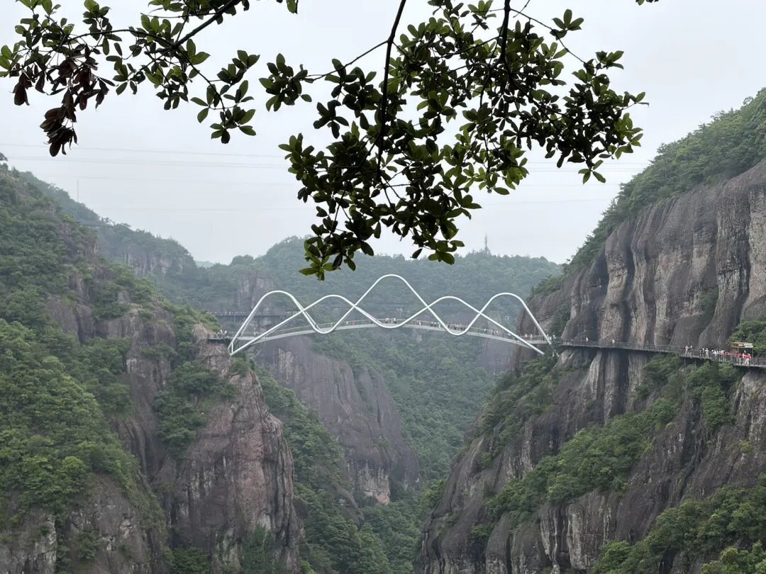 “排队2小时、拍照1分钟”真开始打表了:7个打卡点限时30秒到5分钟,国庆去打卡前先收好这份排队与出片清单