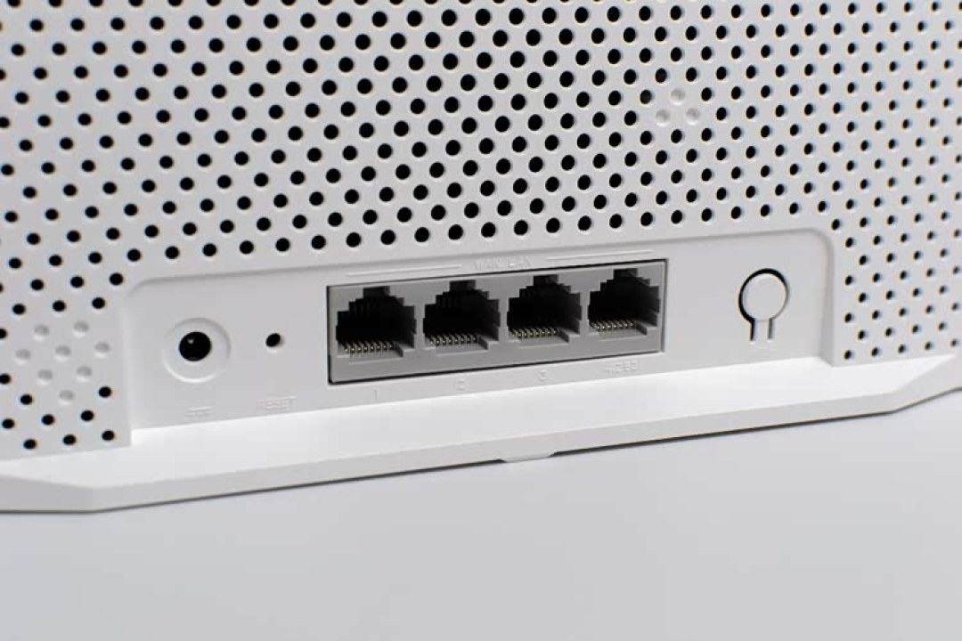 WiFi7跌到129元档,还有人说是智商税?对比完3组实测和一个频段政策,千兆家庭的答案出来了