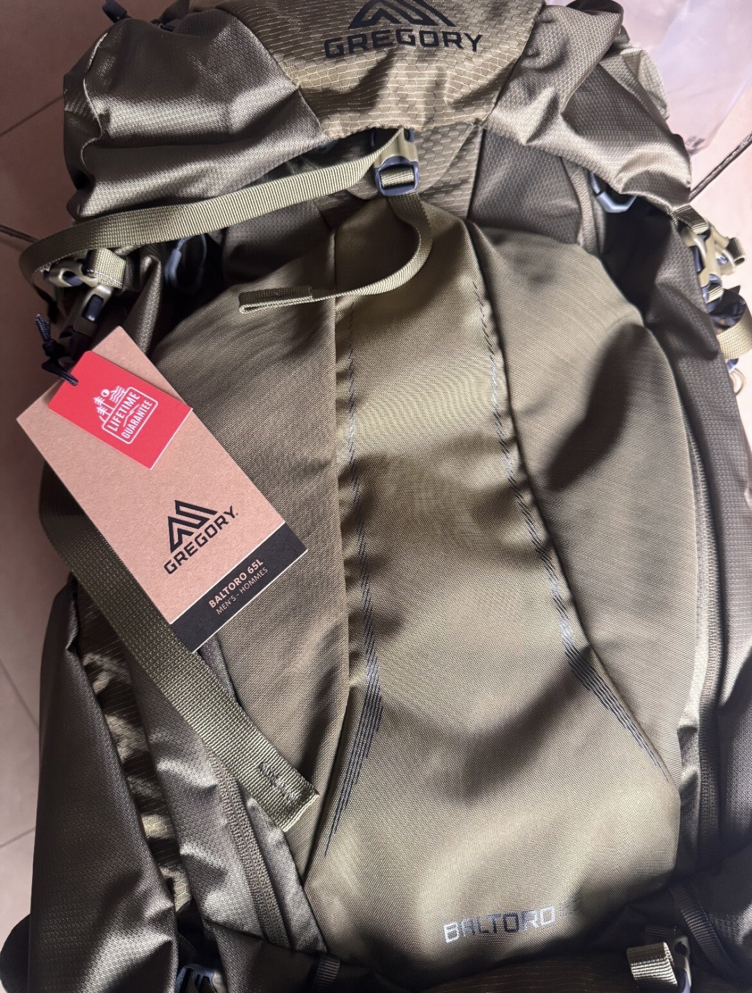 香港的格里高利八折是真的,但先别急着过关:11家户外店的折扣规则、8月缺货清单和差价账,都核到一页上了