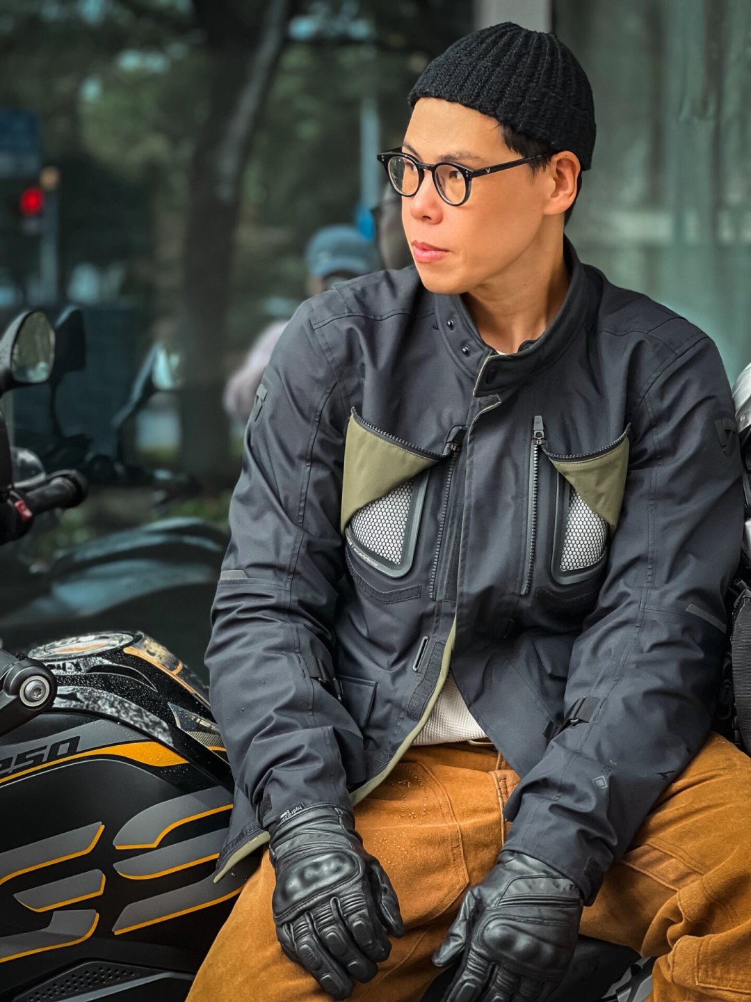白天还热早晚风已凉:翻完三个平台的换季讨论,摩托骑行服的秋装钱只有三种花法