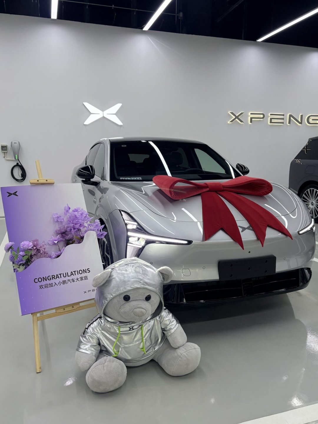MONA L03首批提车，还撞上了“车门裂口”：国庆前提车排到哪了、8.31权益要不要赶，一次说清