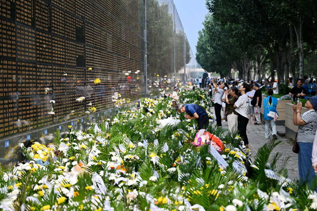 唐山大地震50年:别把电影当原著,这部报告文学才是该认真读的那一本