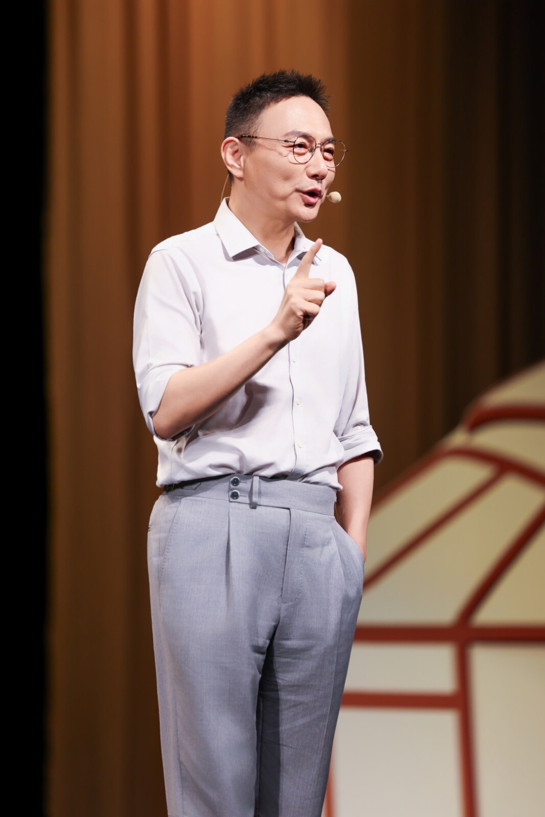 罗振宇把《文明之旅》搬进了影院:913集、20年、每周一小时,这部历史长跑现在值得上车吗