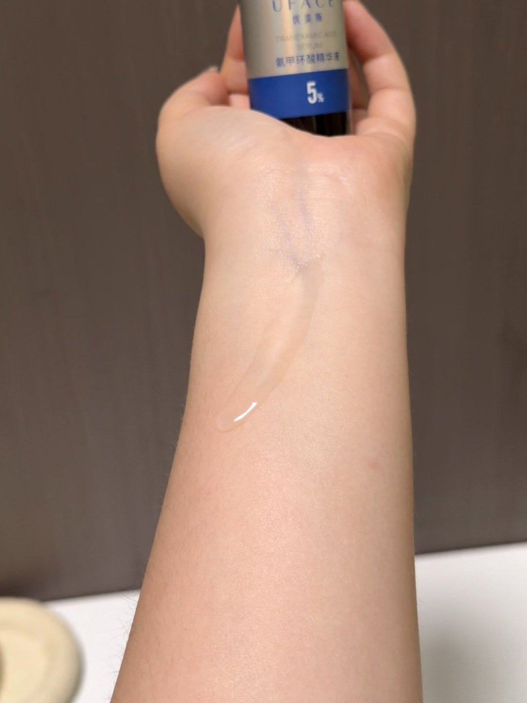 “15分钟封包淡斑”刷屏,最高赞评论却是“假的”:入秋淡斑窗口期,先把传明酸弄明白再花钱