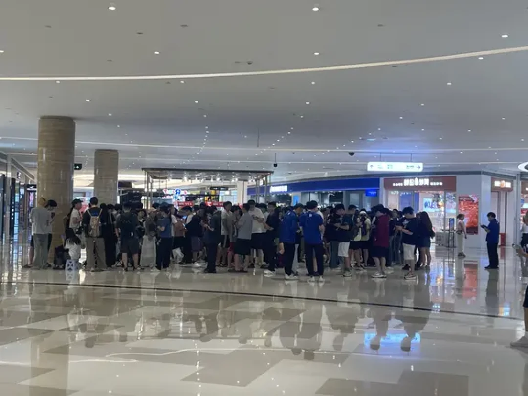 3分钟售罄、跑腿也有资格券:9月12日迪迦联名陀螺发售,先看懂反斗城这波抢货再动手