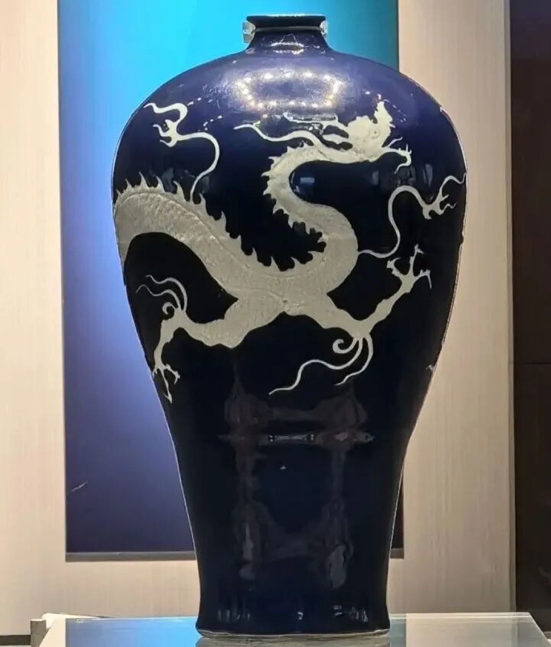 梅瓶不是插梅花的：它当了800年古人的酒瓶，博物馆里再遇到，先看这三个地方