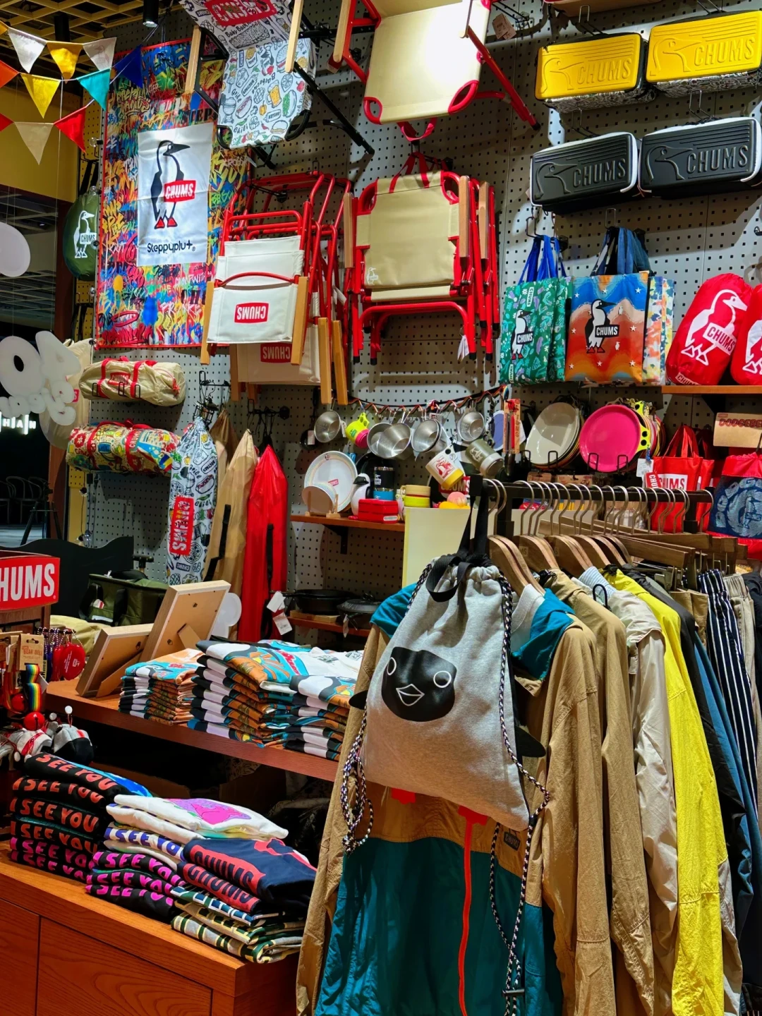 洽洽鸟CHUMS线下门店爆发：北京已开4家，逛店、扭蛋、捡漏一次讲清楚