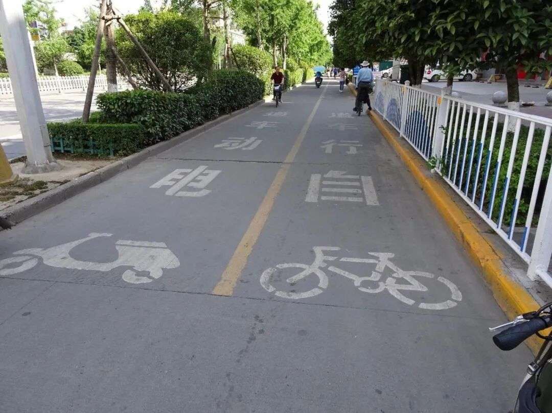 道交法大修点名占道,骑行团接连被查:今晚夜骑,哪些路能骑、哪些不能、哪些最好别