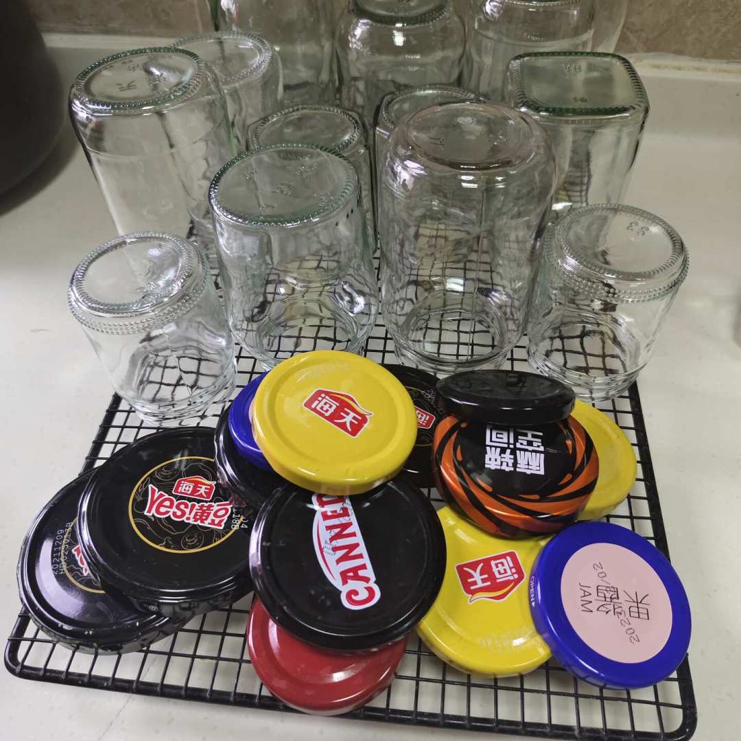 我妈用饮料瓶装油,我转