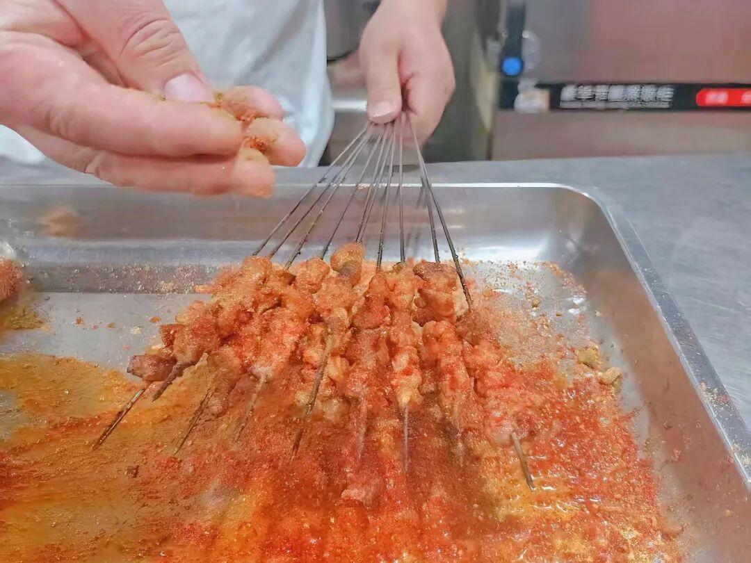 68元10串烤虾,自己买才30元:算完烧烤店的溢价账,我在家支起了