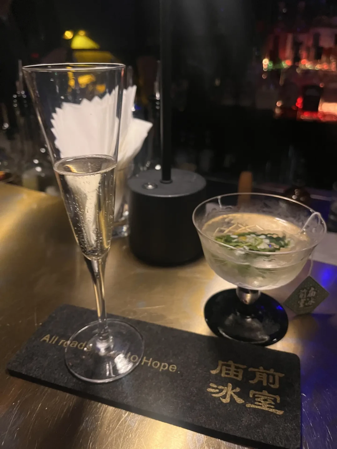 138元一杯,近半酒单是“预调”的:亚洲第一庙前冰室,值得专程去广州喝吗?