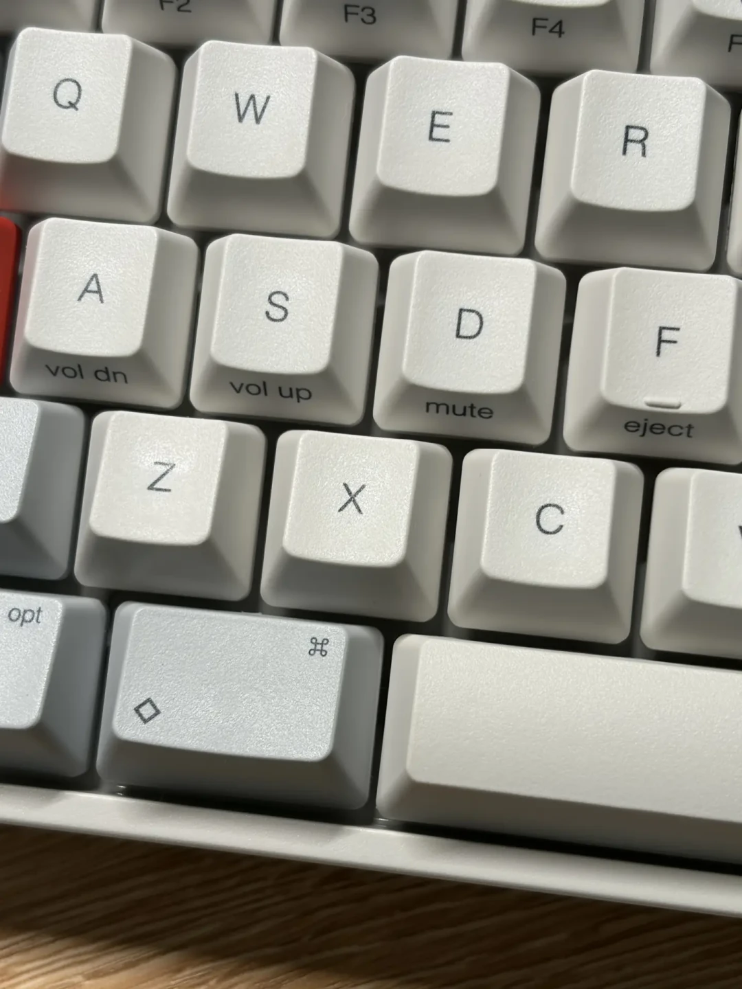 HHKB 30周年成了「渠道之战」:国行约2600、美版约2300、闲鱼再便宜几百,怎么买不踩坑
