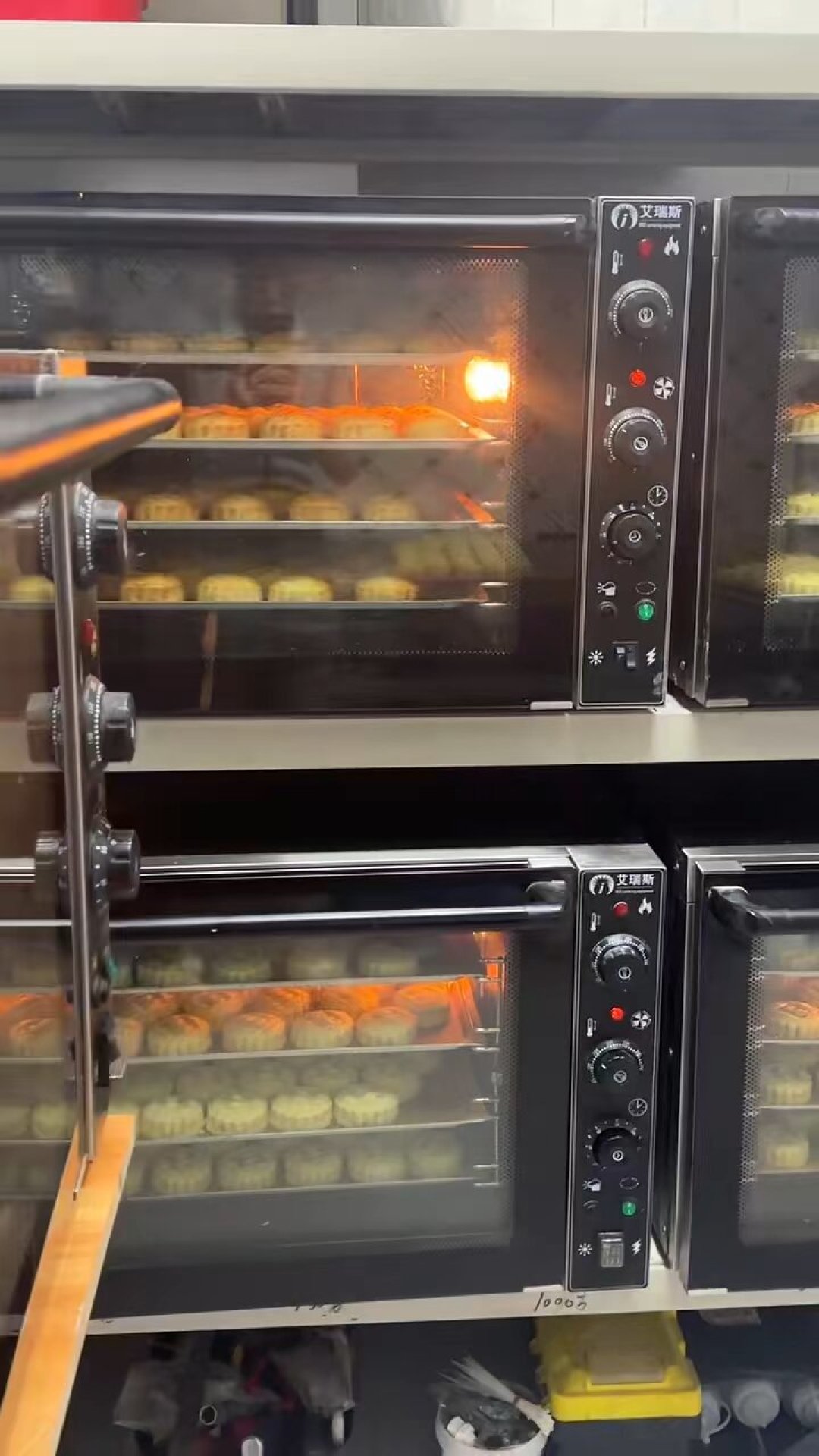 15块一个的手工月饼,卖多少才能赚回一台烤箱?中秋前4周,把月饼季副业的账算清