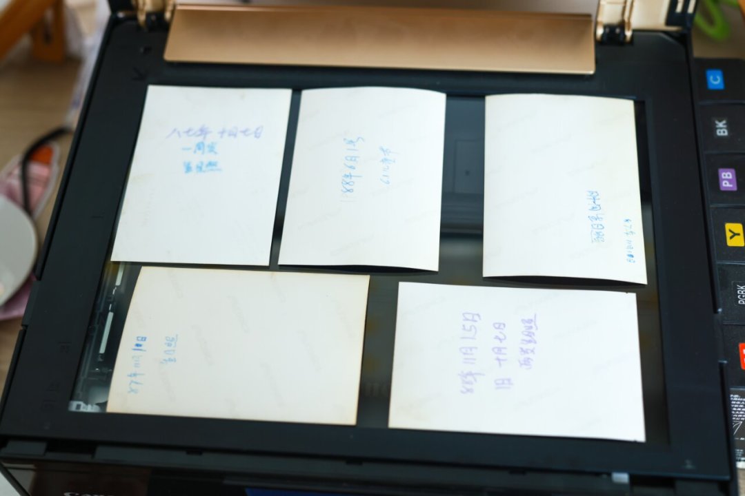 翻出家里的老胶片、老底片,本地照相馆不洗了:三条抢救路线,费用和坑都列好了