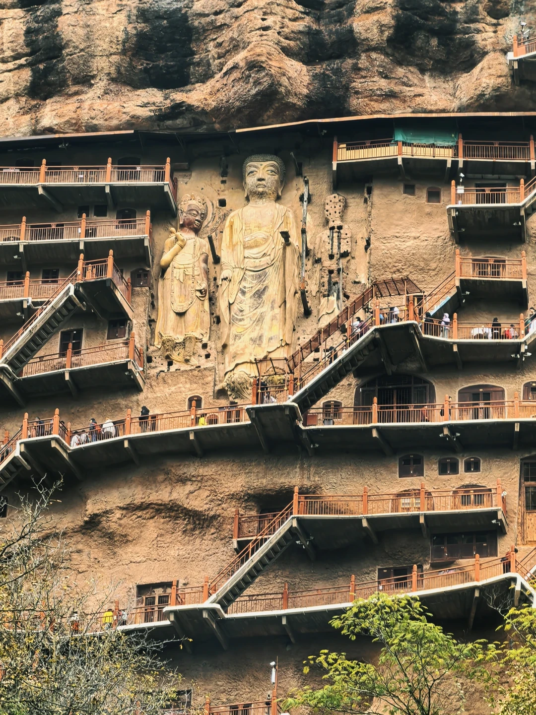 石窟为何接连闭园?莫高窟67%湿度红线与一场千年“水战”
