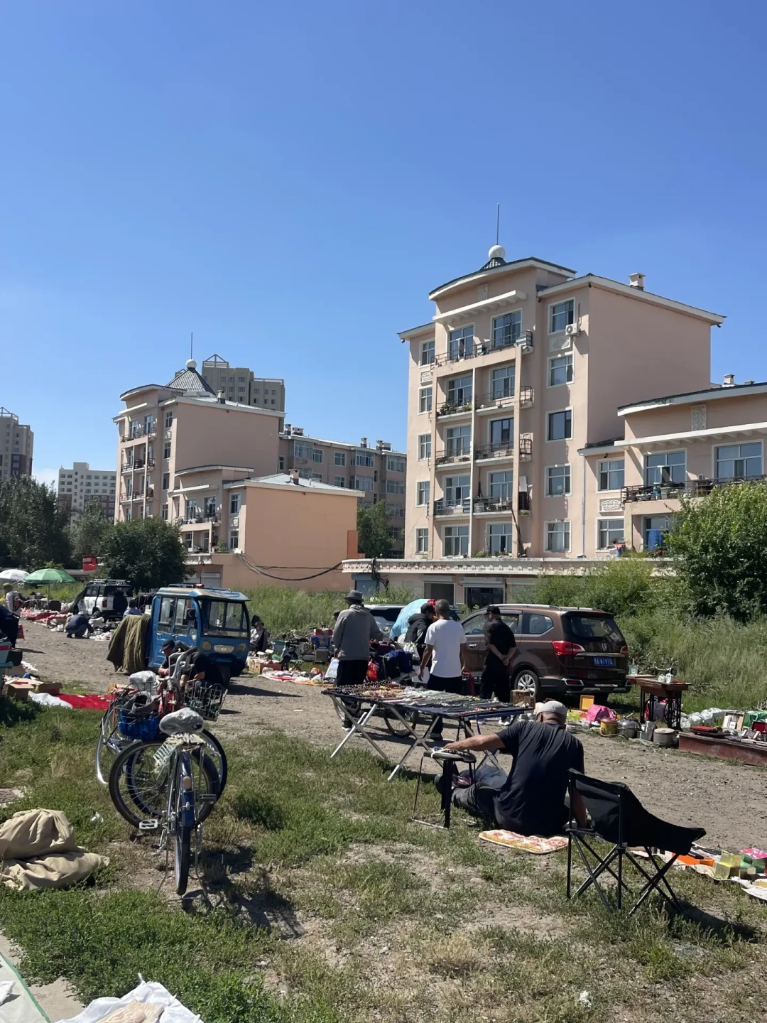 20块买一身、10块拿下绝版货,但更多人空手而归:跳蚤市场哪些品类才值得新手买?