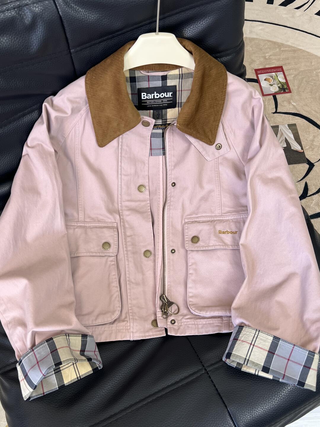 Barbour上海旗舰店今天开业、首场官方直播今晚开:第一件Barbour,油蜡还是无蜡,别只听“有没有灵魂”