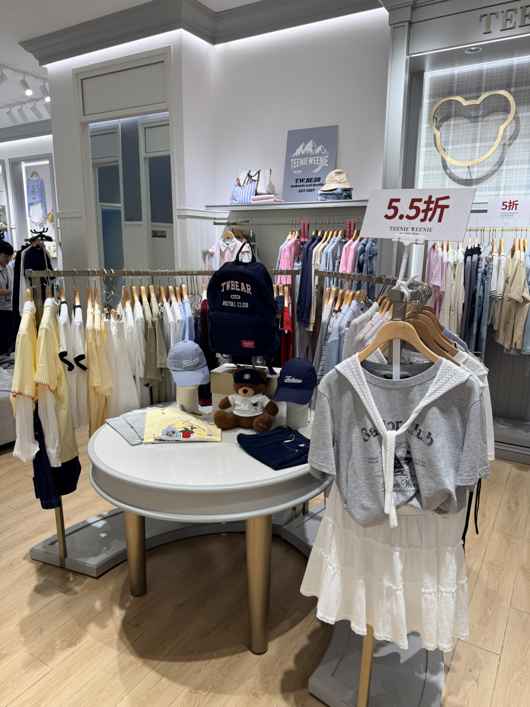 半年多赚28%，衣服却还在少卖：看完小熊母公司半年报，我知道该用什么价位买TEENIE WEENIE了