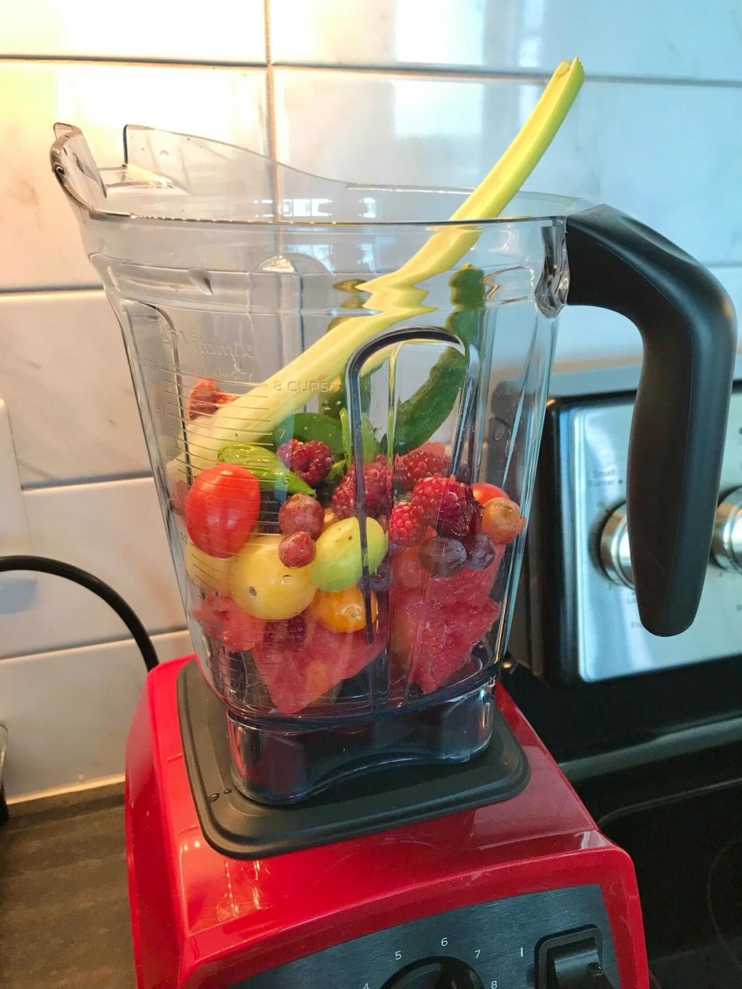 一半人说买了不后悔,另一半人说它吃灰:入手Vitamix前先回答3个问题