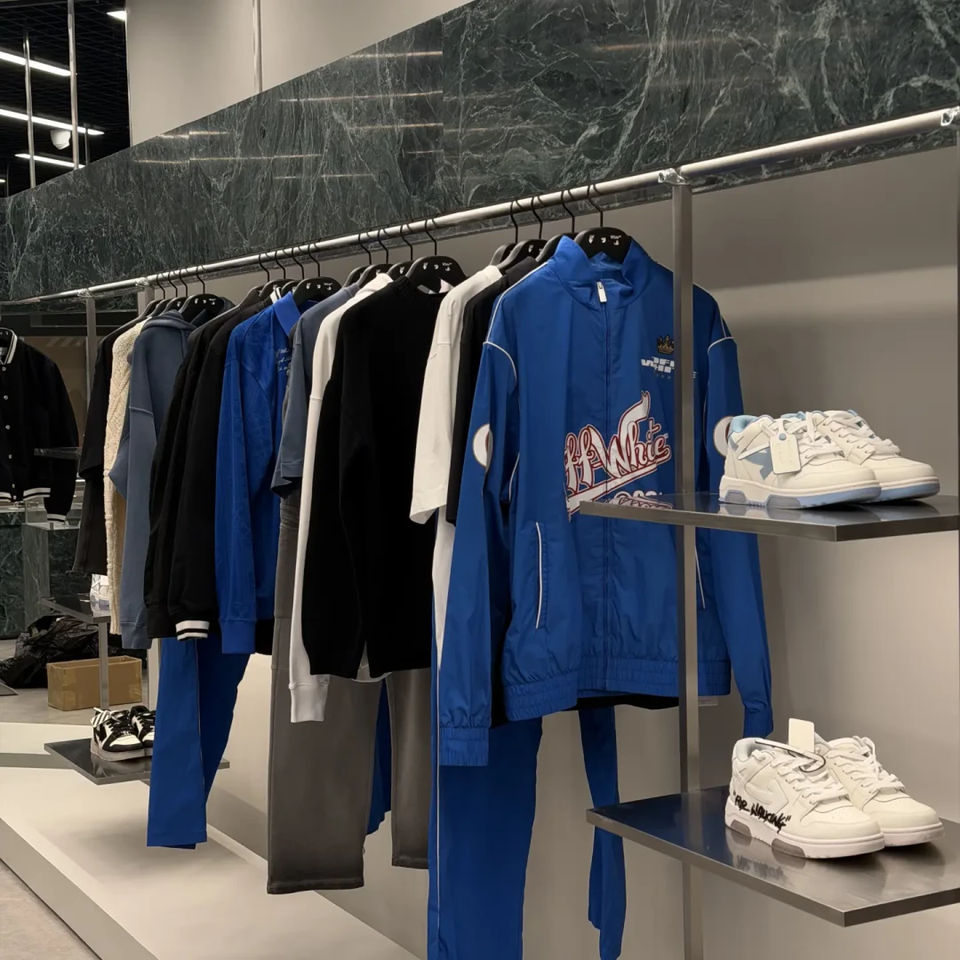 关掉了内地所有门店的Off-White，悄悄回来了：定价直接砍半，下手前先把这份渠道账看明白