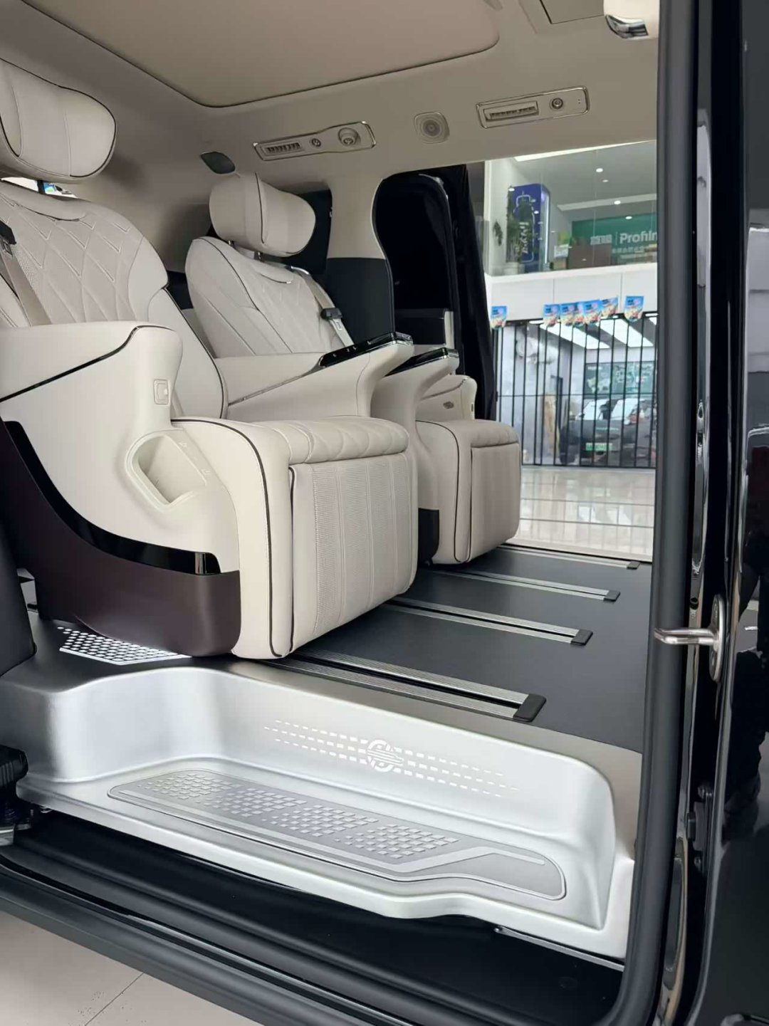 新MPV先别急着全车隔音:全车1万2和轮拱600,谁是智商税?第三排乘客不认分贝仪