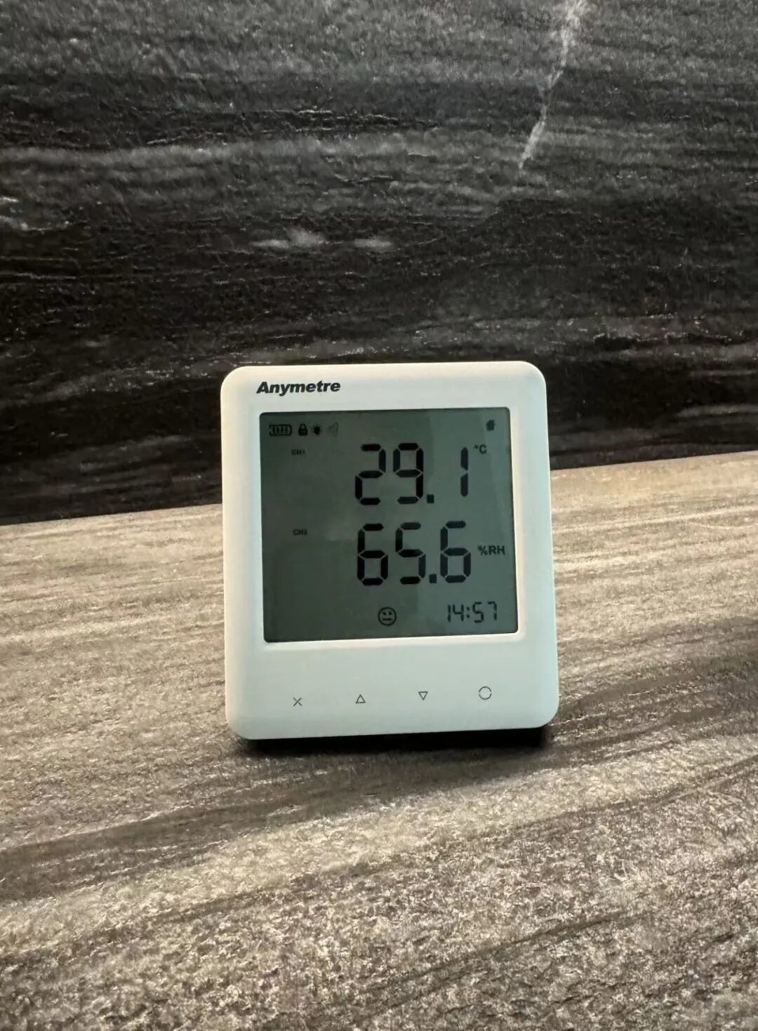 受潮≠发霉:8月底的老茶体检,3种能救1种直接扔,最致命的错招是晒太阳