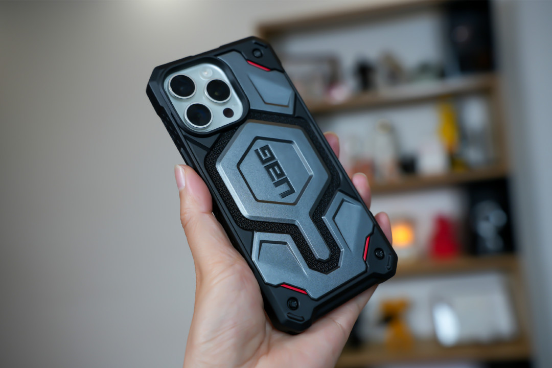 iPhone 18 的壳先曝光了：再掏几百块买 UAG 之前，重壳党得先看懂壳里藏的三条信息