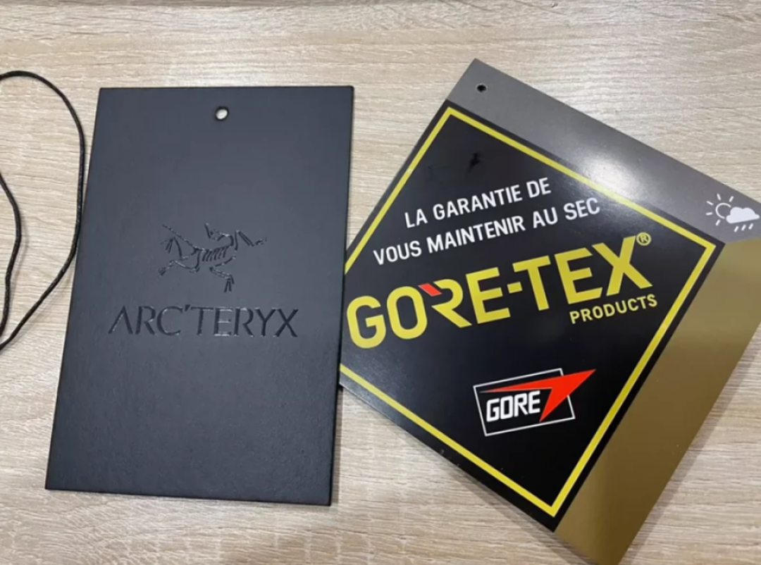 花大几千买的 Gore-Tex 冲锋衣，被曝含「永久化学物」？先别急着扔，这三件事吵了一年半终于能说清了