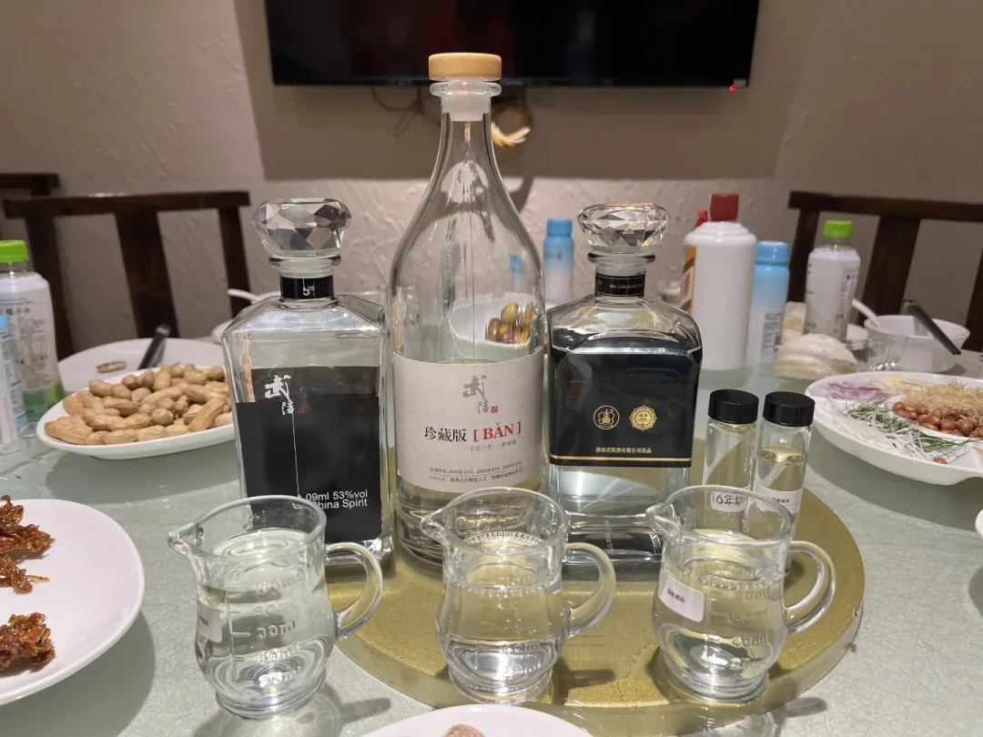 湖南酒席上,真茅台不好买就上