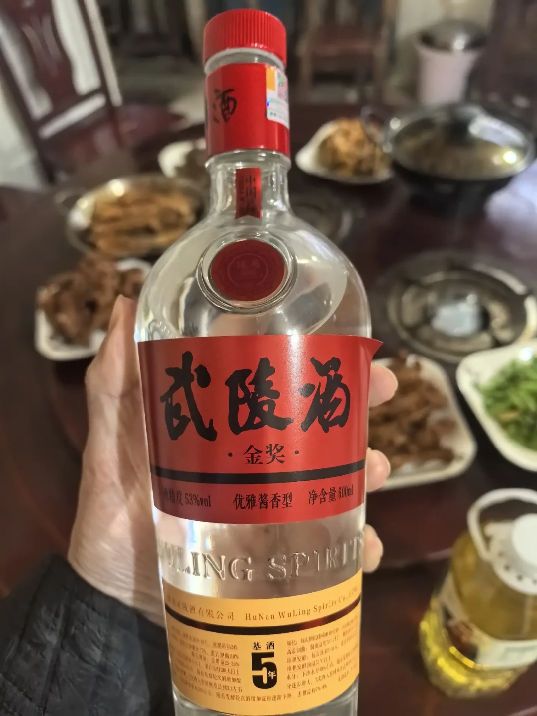 湖南酒席上,真茅台不好买就上