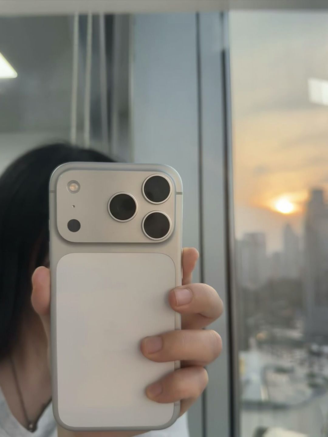 连上一代手机都在涨价:开学季3000元预算,怎么少交