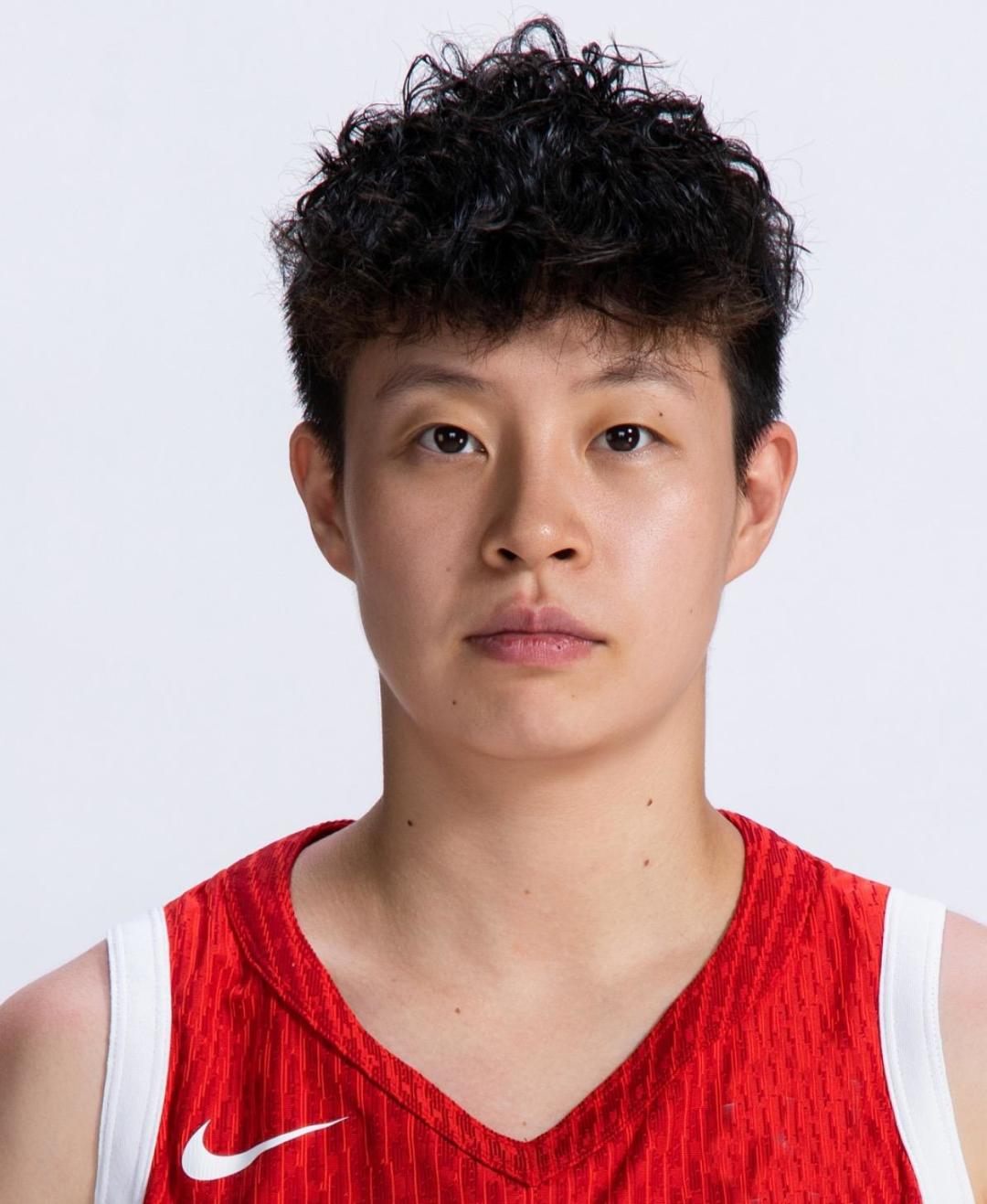 李缘的过山车半年:落选、FMVP、腰伤,进亚运14人名单后还要过最后一关