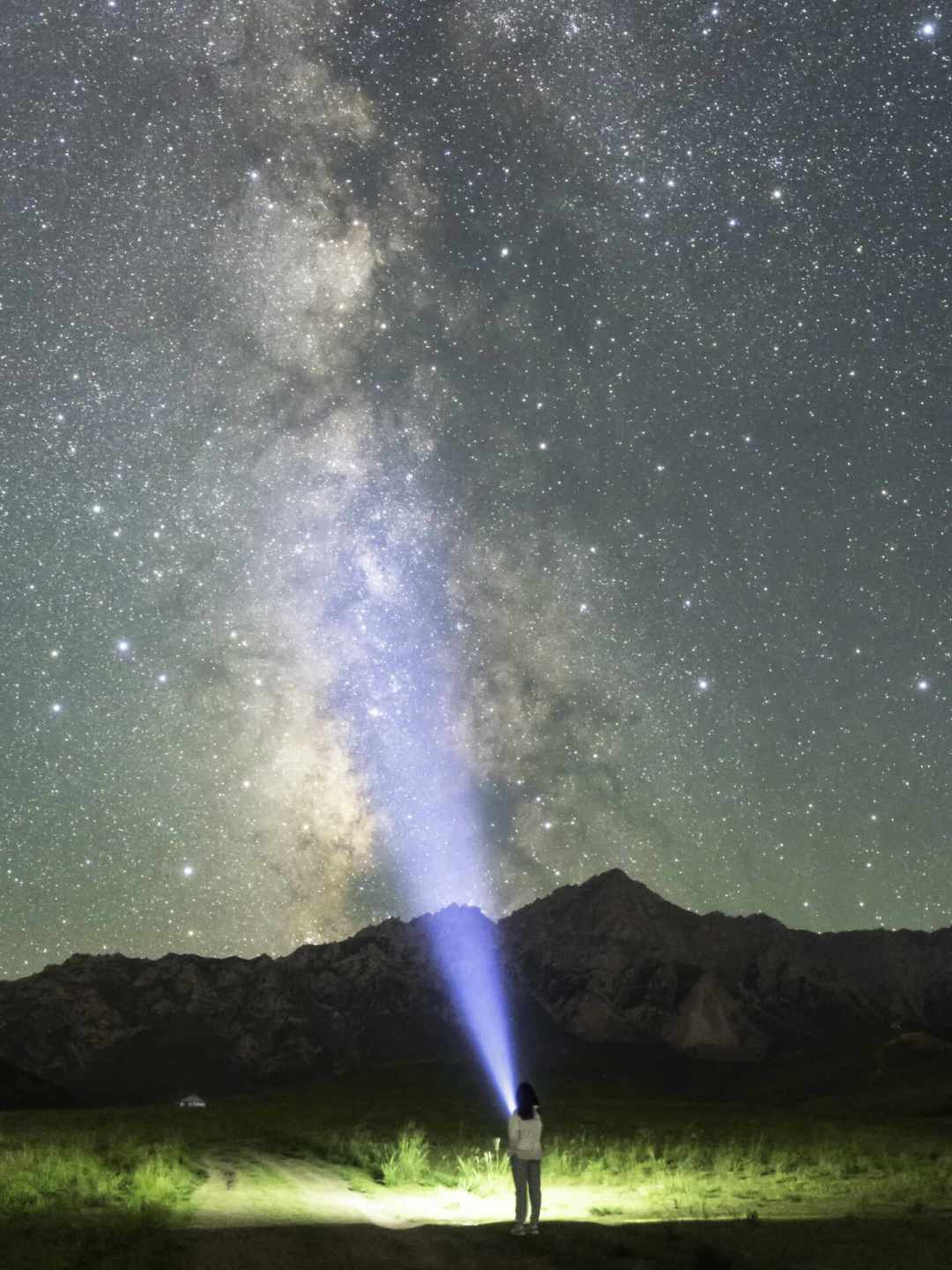明天月偏食我国看不到,别熬夜:城市观星该抓紧的是9月最后的银河窗口